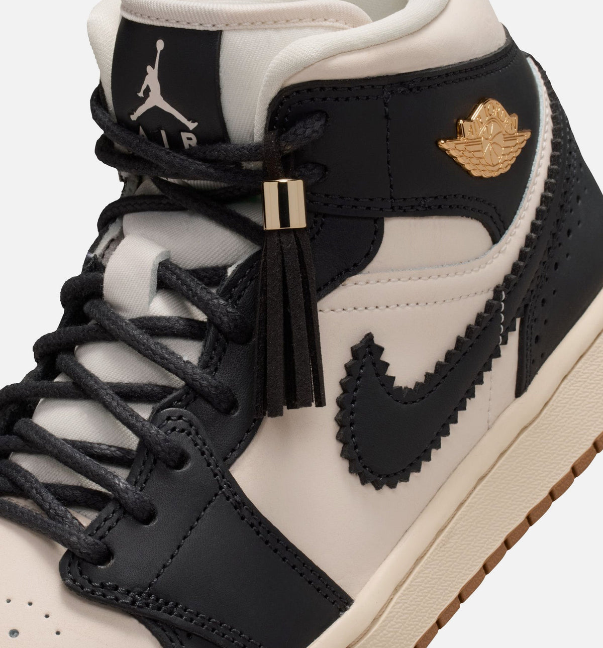 Air Jordan 1 Mid SE – Women's Lifestyle Shoe | Off-Noir/Chalk/Pearl White