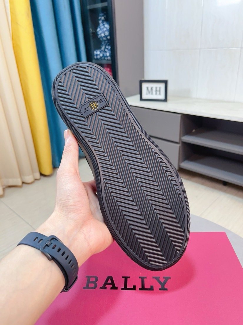 Bally Black Stripe Low-Top Sneakers